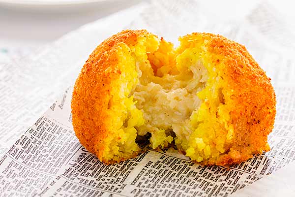 cannoleria-siciliana-arancino-cacio-e-pepe